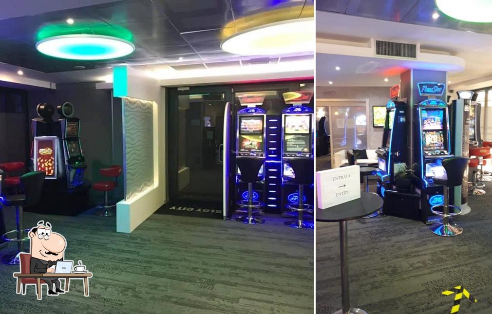 Dai un'occhiata agli interni di Slot City