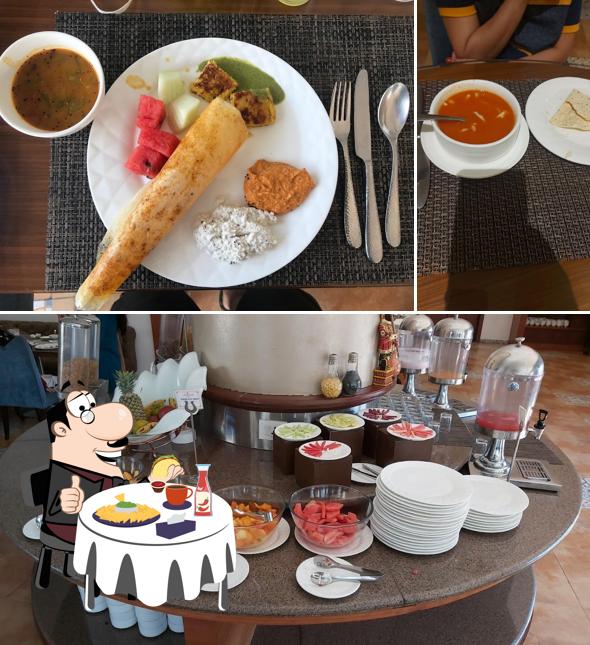 Cheese plate at Pangat -Multi Cuisine Vegetarian Restaurant at Raajsa Kumbhalgarh IHCL SeleQtions