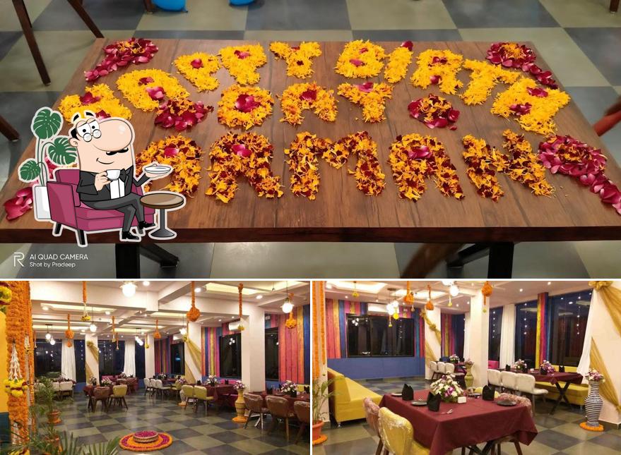 THE UPPER DECK RESTAURANT