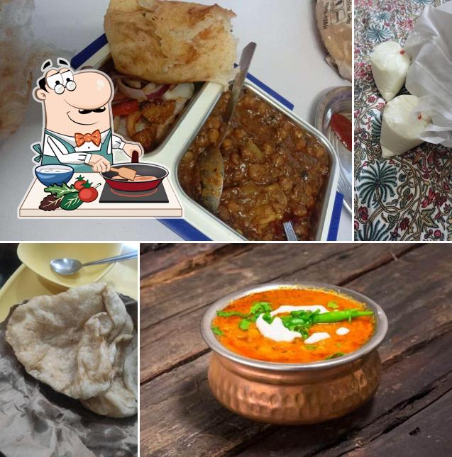Chicken curry at NEW DELHI CHHOLE BHATURE