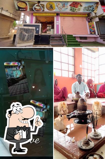 Look at this photo of Cafe Mehfil & Resto- Cabin Cafe in Mansarovar