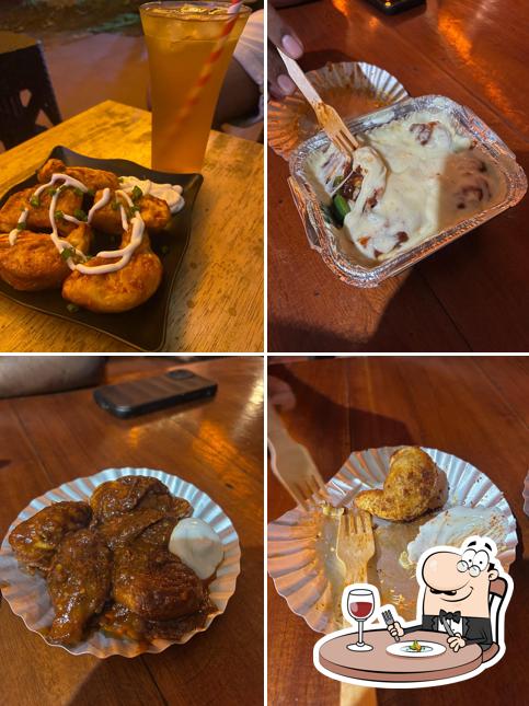 Food at Little.dots Momos