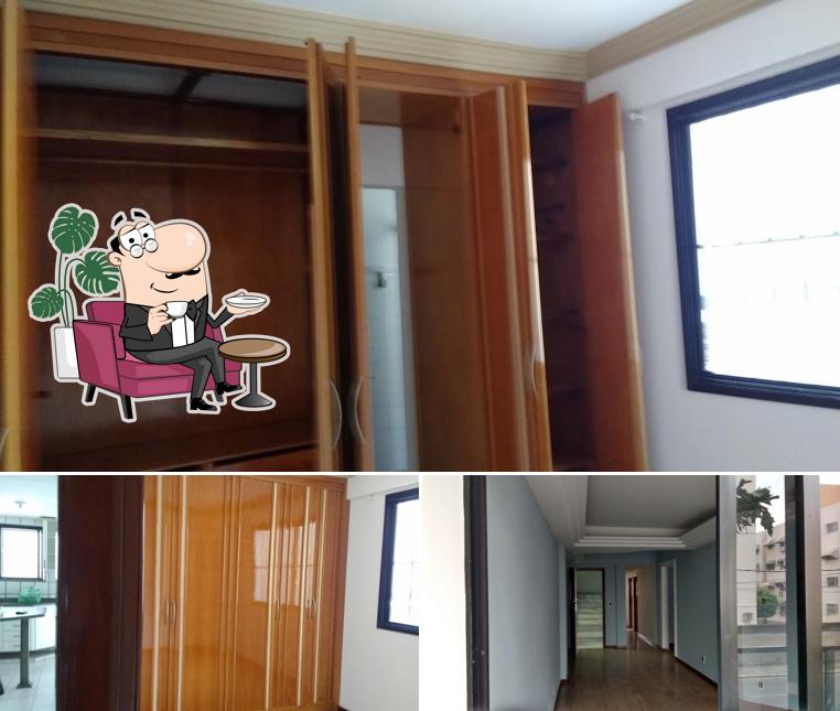 Entre diferentes coisas, interior e exterior podem ser encontrados a Restaurante bar da alça