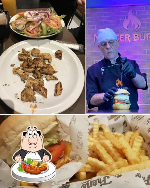 Comida em Master Burger Hamburgueria e Restaurante