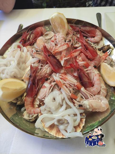 Gli ospiti di CRISTAL possono gustare diversi prodotti di cucina di mare