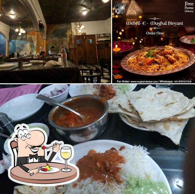 Meals at Mughal Darbar