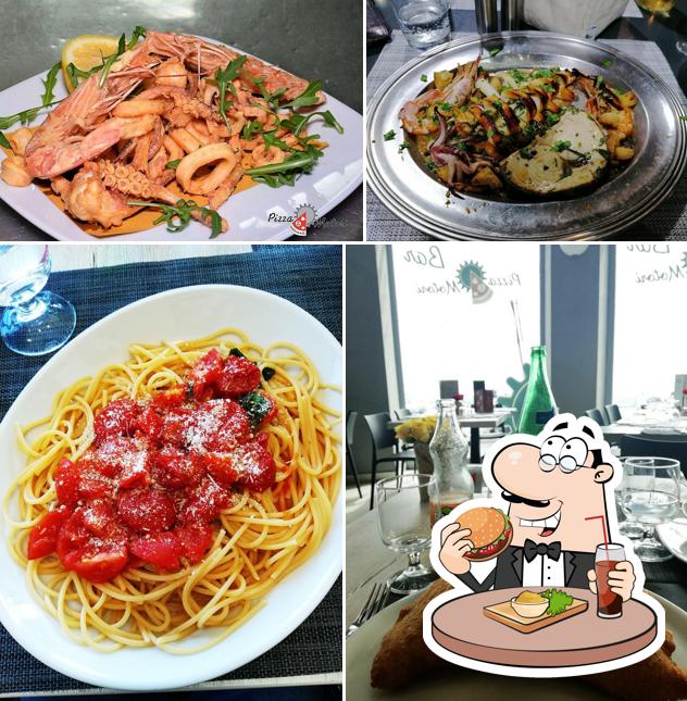 Ordina un hamburger a Pizza E Motori - Pizzeria Lungomare Napoli, Ristorante, Bar