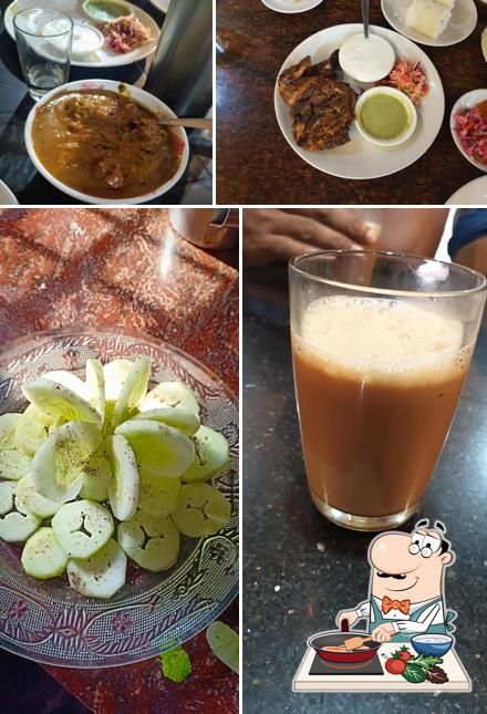 Chicken curry at Punool whatsapp thattukada