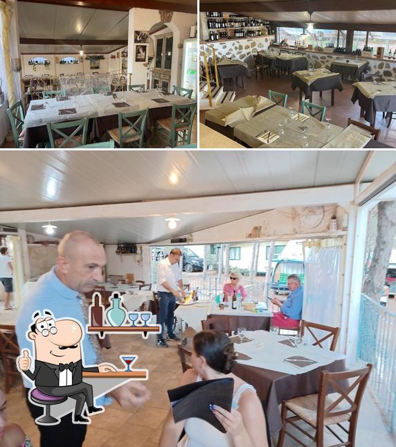 Siediti a un tavolo di Sa Prama