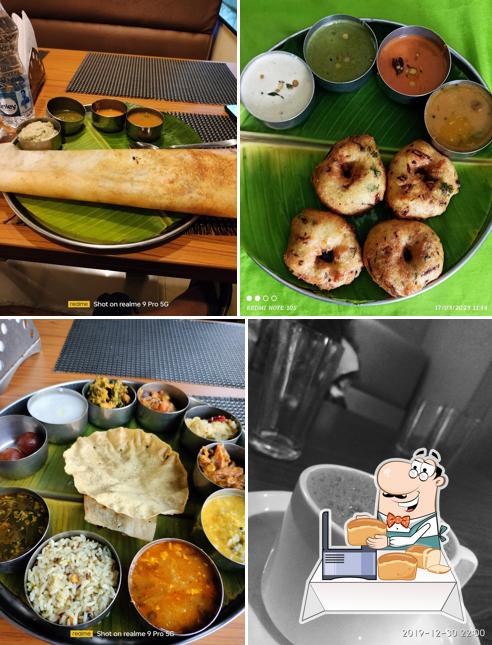 Garlic bread at Avakaya Restaurant