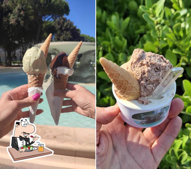 Platti al Gelateria della Fontana di Elena Massari