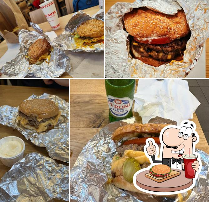 Gli hamburger di Five Guys Florence potranno incontrare molti gusti diversi