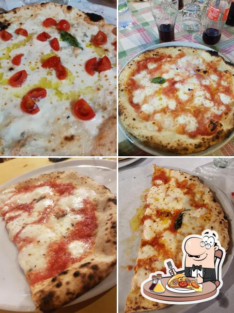 Ordina tra le svariate varianti di pizza