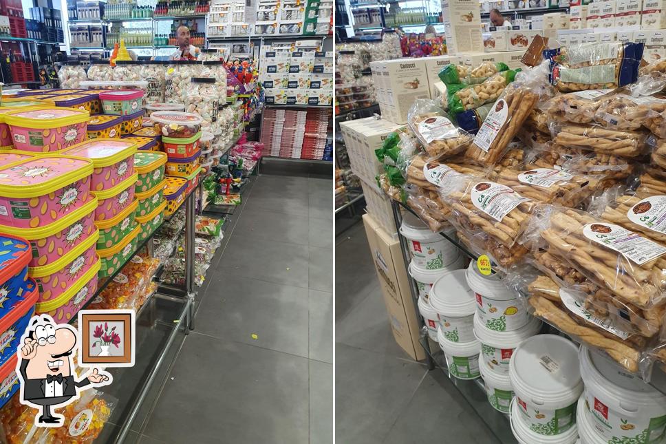 Gli interni di Moja cafe