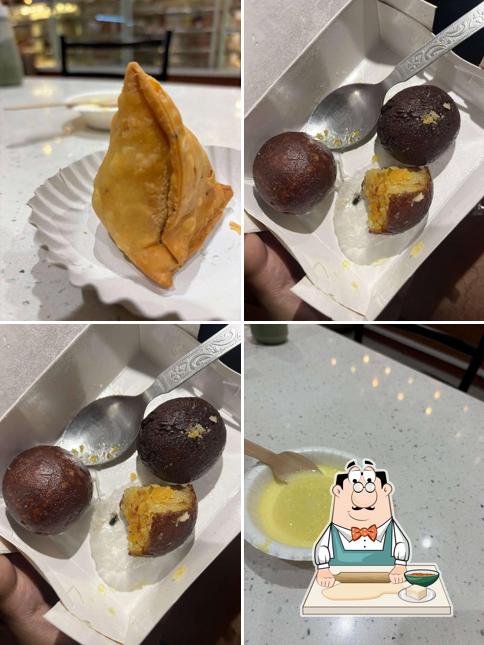 Samosa at Pandit Ji Sweets & Namkeen