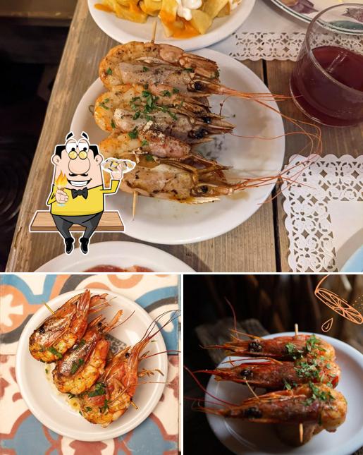 Ordina tra i molti prodotti di cucina di mare disponibili a La Cova Tapas Bar Prato