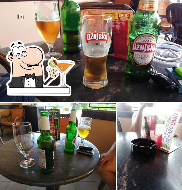 Questa è la immagine che mostra la bevanda e interni di Caffe bar Pater