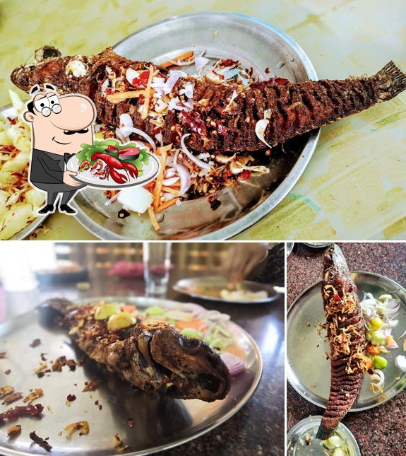 Try out seafood at Punchakkari Restaurant