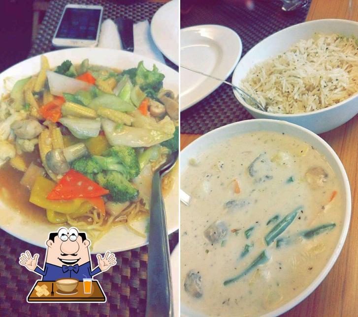 Clam chowder at Aurah