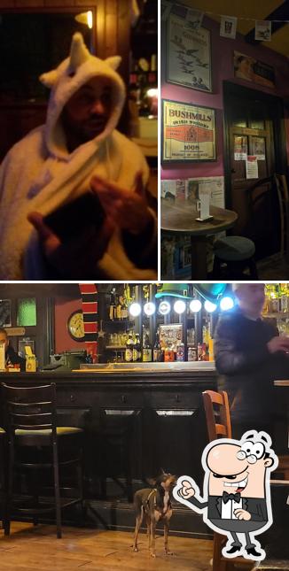 Siediti a un tavolo di Camden Pub