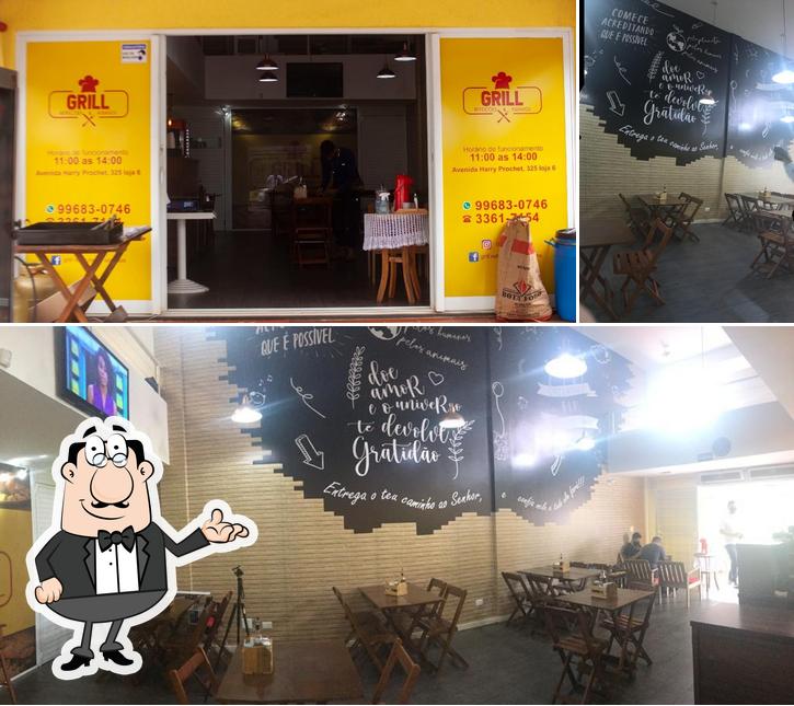 O interior do Grill Refeições E Assados