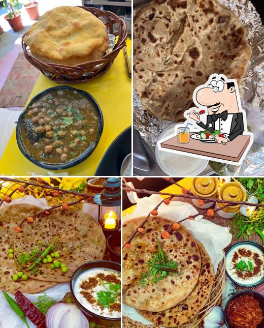 Food at Santa Banta ke Parathey