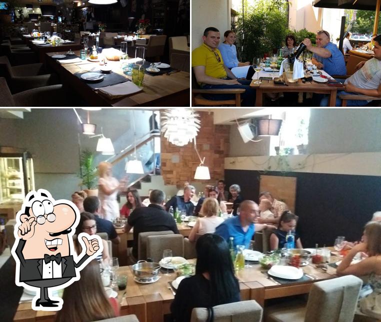 Gli interni di Lumiere bistro / cafe bar