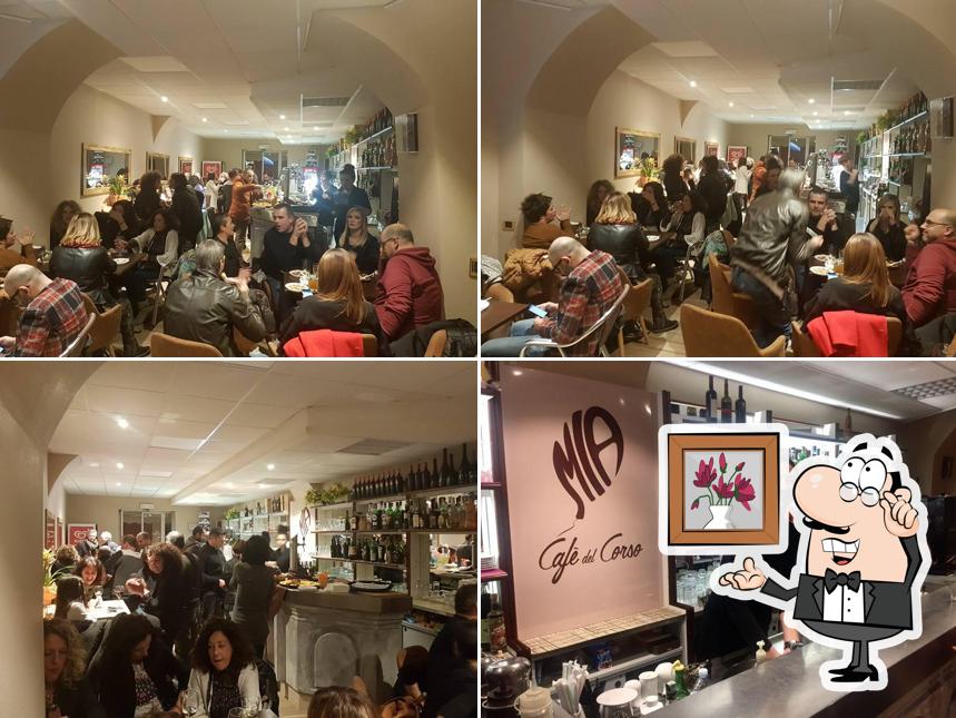 Tra le varie cose da Mia Cafè Del Corso si possono trovare la interni e bancone da bar