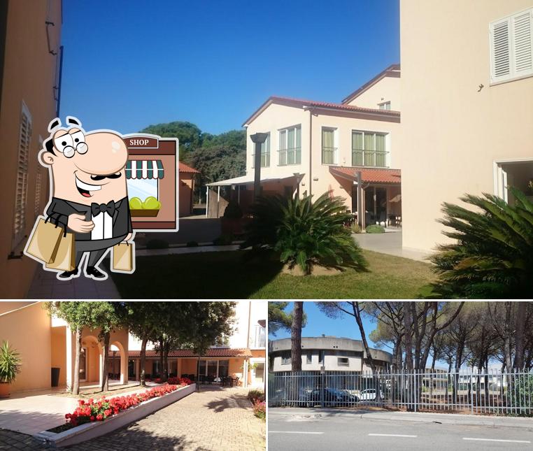 Puoi goderti l'aria fresca da seduto all'esterno di Bolgheri Marina Resort