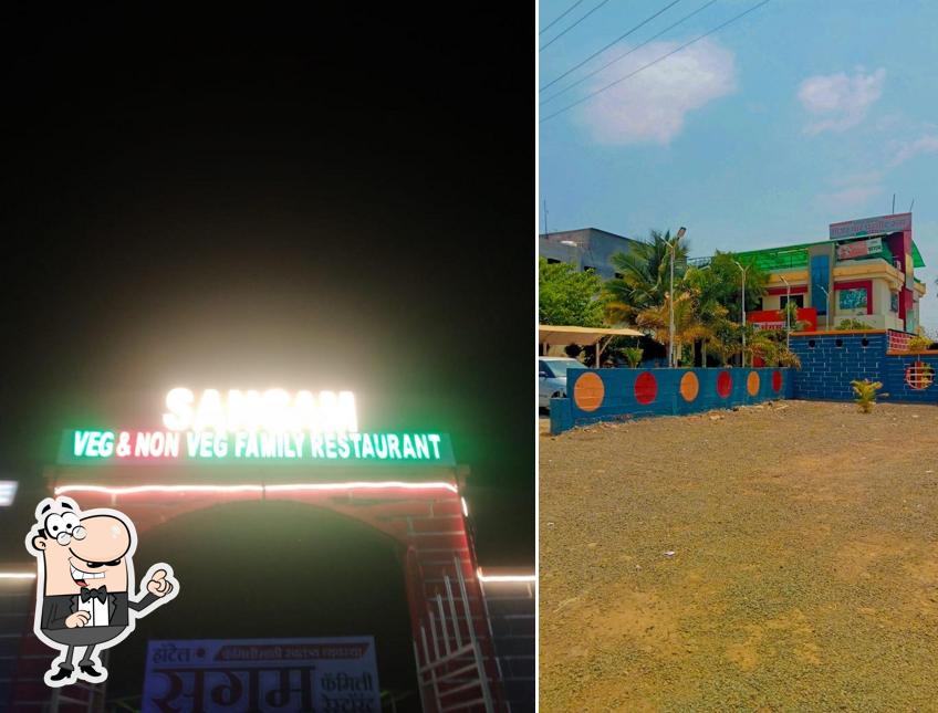 Enjoy the view at the outside area of Hotel sangam