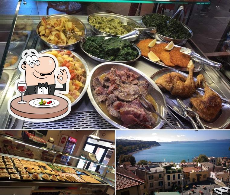 C'è Pizza Per Te Amelia si caratterizza per la cibo e esterno