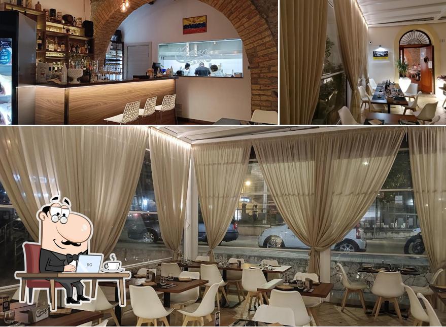 Siediti a un tavolo di Naguará