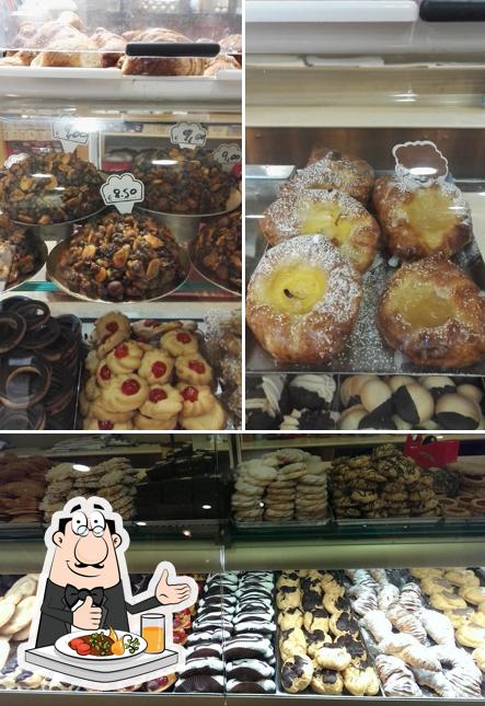 Cibo al PELLEGRINI Pasticceria Caffetteria Gelateriaria