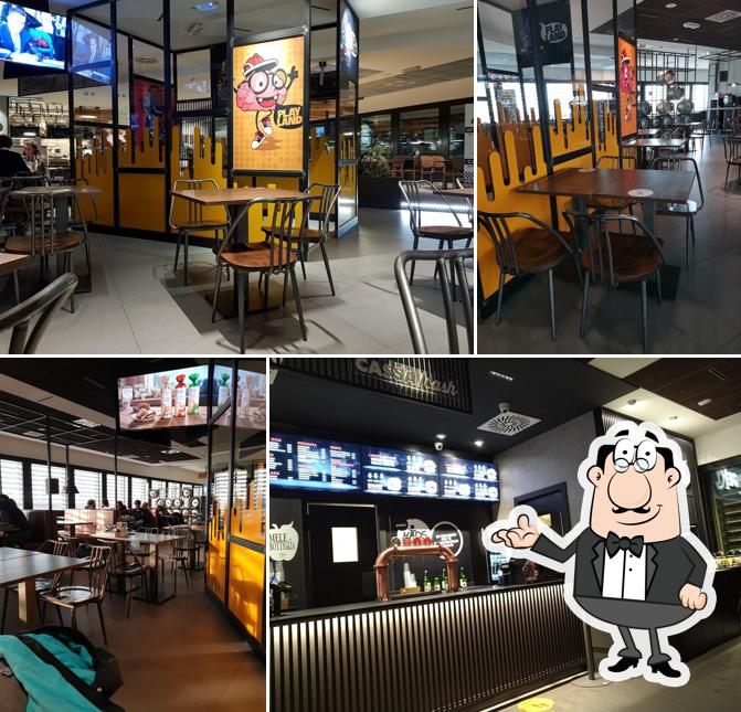 Siediti a un tavolo di Burgery by RoadHouse