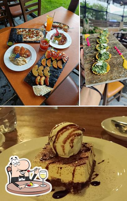 Food at Le Parc Lounge