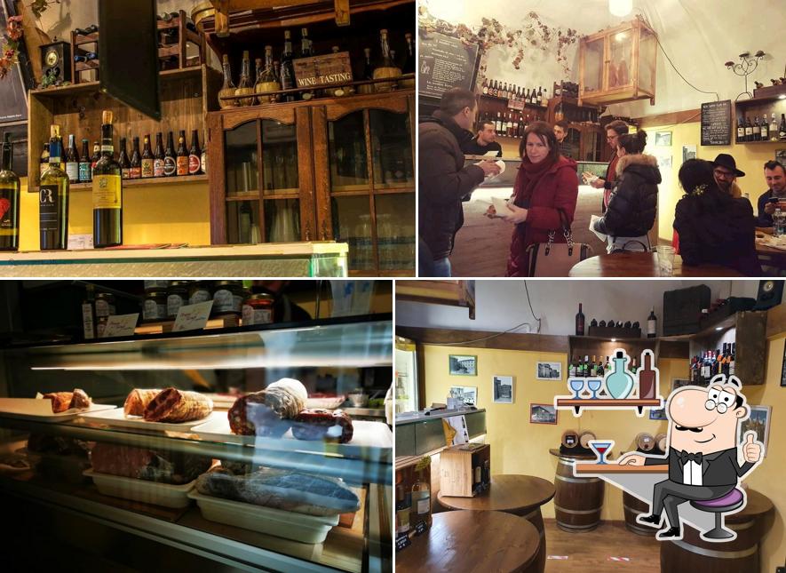 Siediti a un tavolo di Mr. Norcy