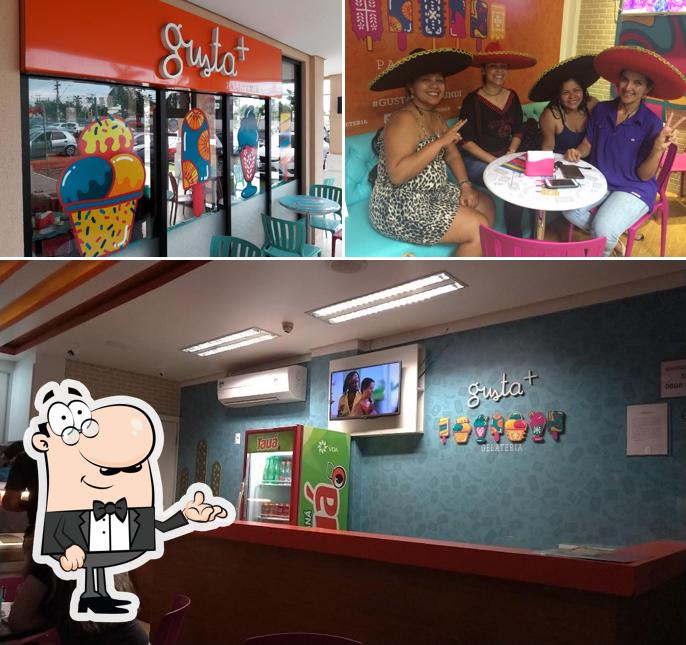 O interior do Gusta+ Gelateria - Mundi