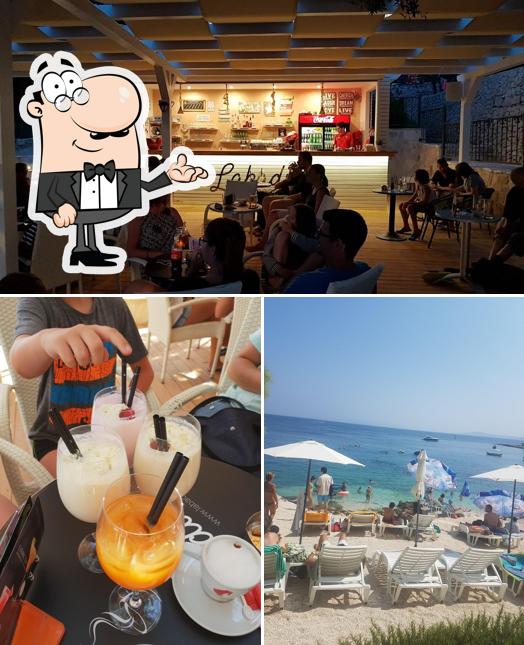 Gli interni di Cafe Bar Labadusa
