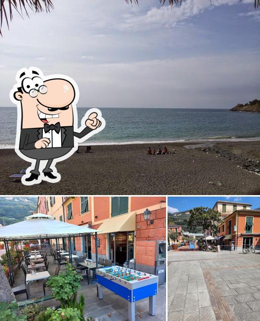 Guarda la immagine che raffigura la esterno e interni di Antico Caffe' Del Moro