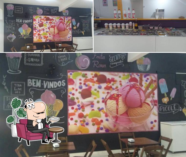 O interior do Fruta Roxa Gelatos e Cia