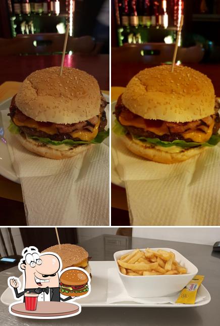 Ordina un hamburger a Fly Over Bridge