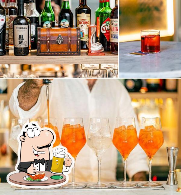 Puoi prenderti un rinfrescante bicchiere di birra chiara o scura