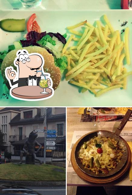 La bevanda e esterno del ristorante