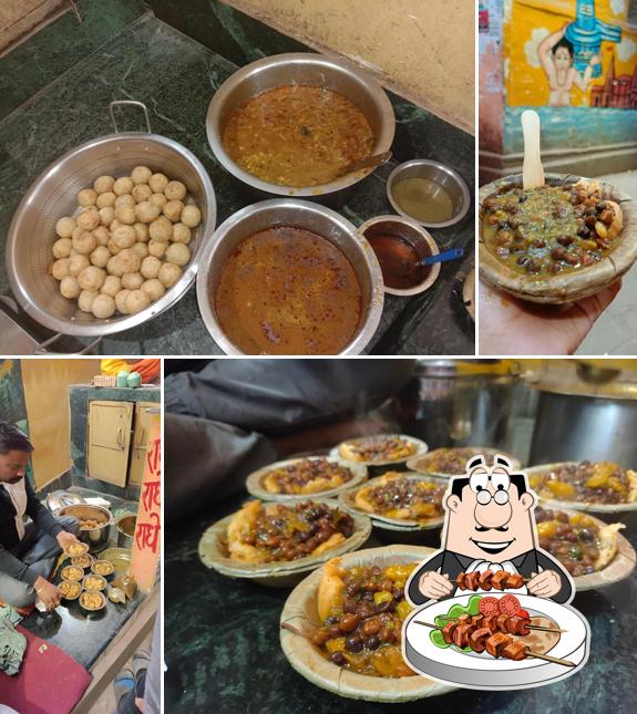 Meals at Deena guru ki Hing ki kachouri subah Banaras ka nasta