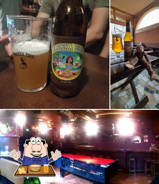 Rock Bar Mimoza si caratterizza per la cibo e interni