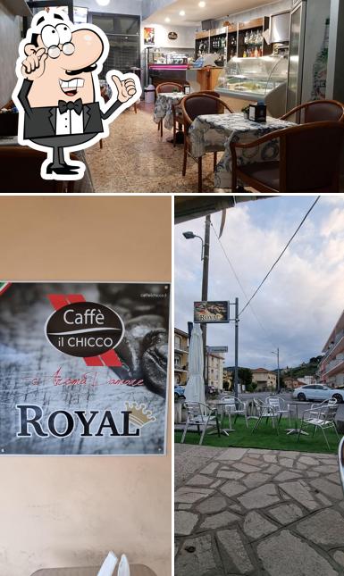 Gli interni di Bar Royal Coffee di Nuraj Ardit