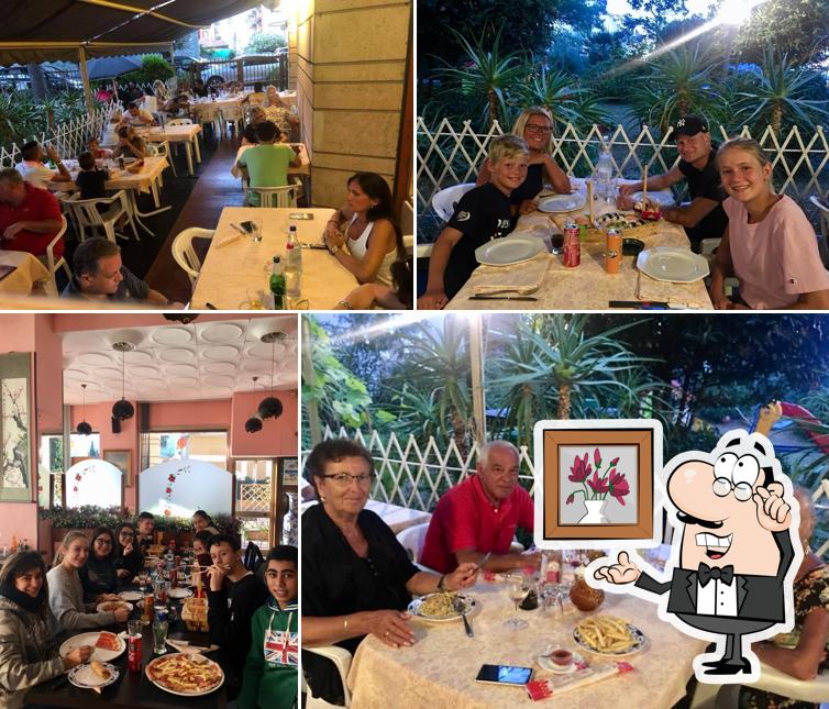 Siediti a un tavolo di Ristorante Cinese Royal Garden