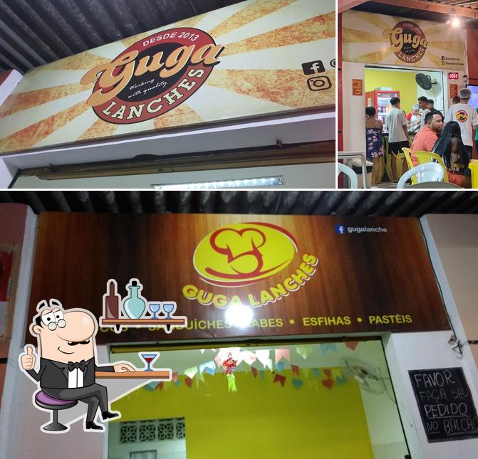 O interior do Guga Lanches