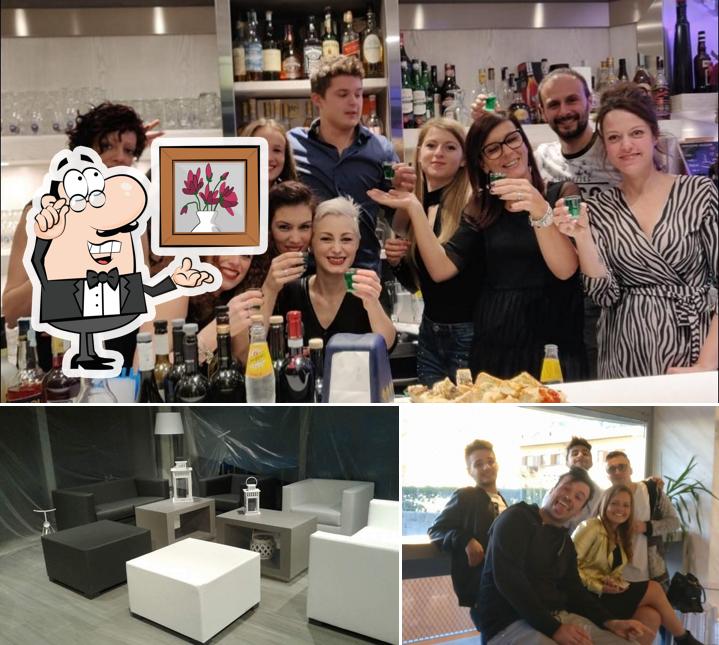 Siediti a un tavolo di Piccolo Bar di Laura