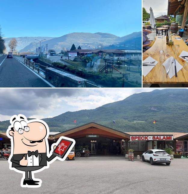 Ristorante Pizzeria La Botte si caratterizza per la esterno e cibo